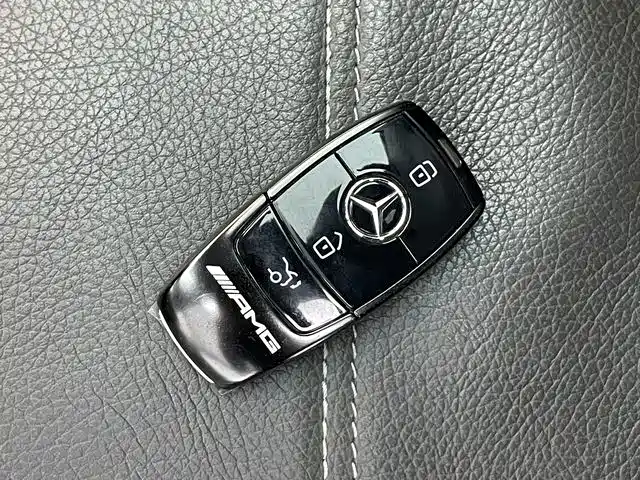 Mercedes-Benz GLB AMG — фото 18