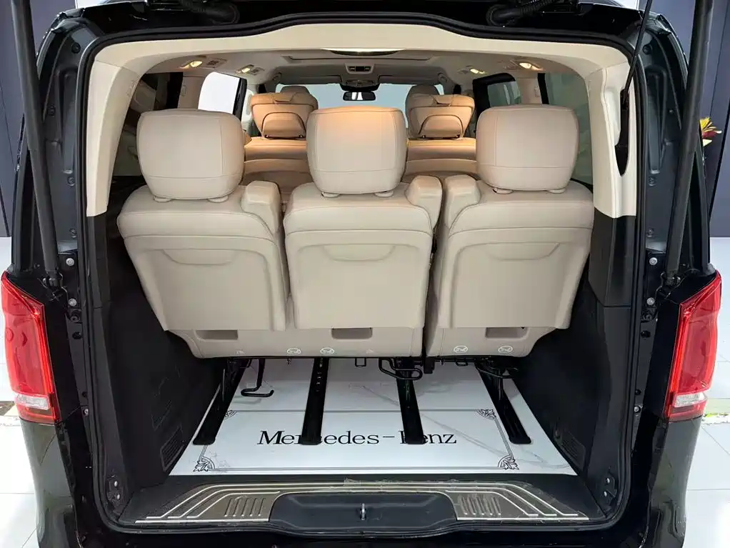 Mercedes-Benz V-Class — фото 13