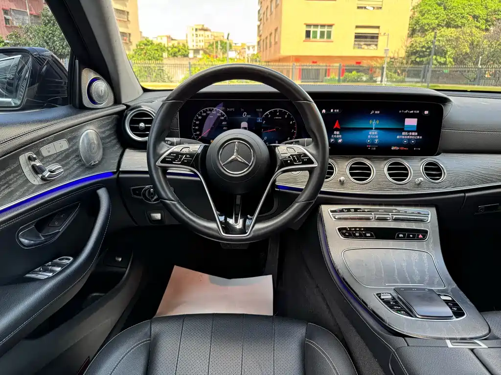 Mercedes-Benz E-Class — фото 16