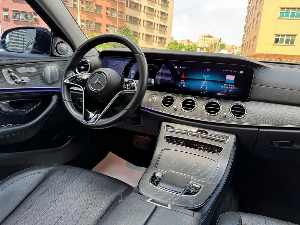 Mercedes-Benz E-Class — фото 19
