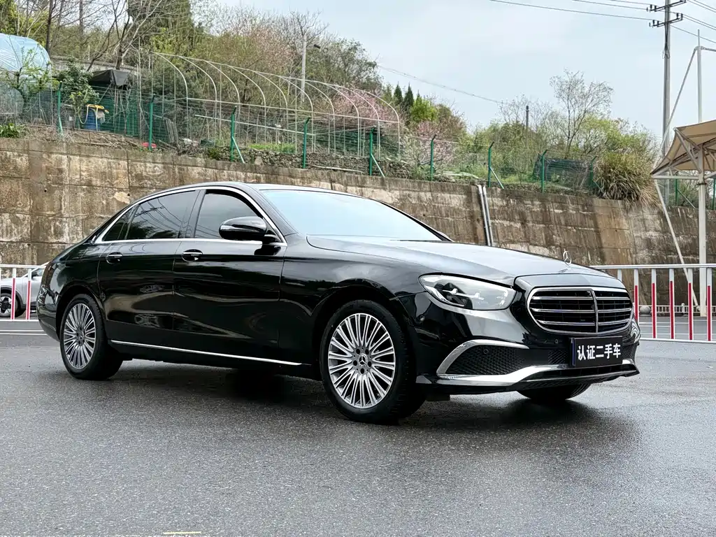 Mercedes-Benz E-Class — фото 3