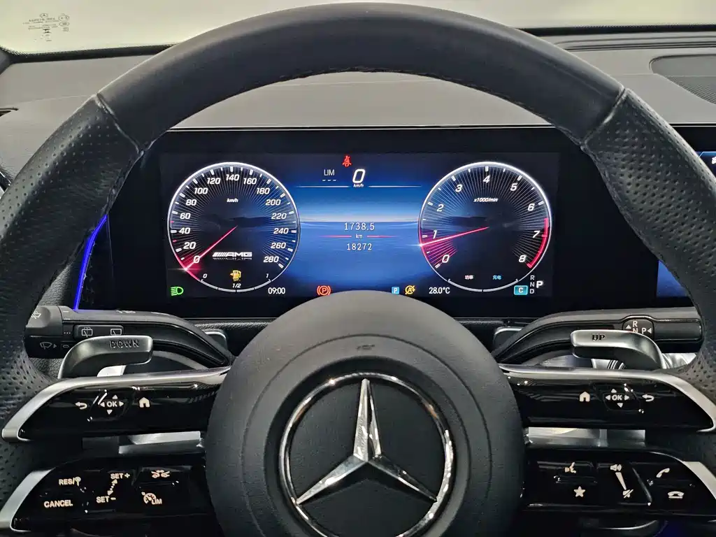 Mercedes-Benz GLB AMG — фото 4