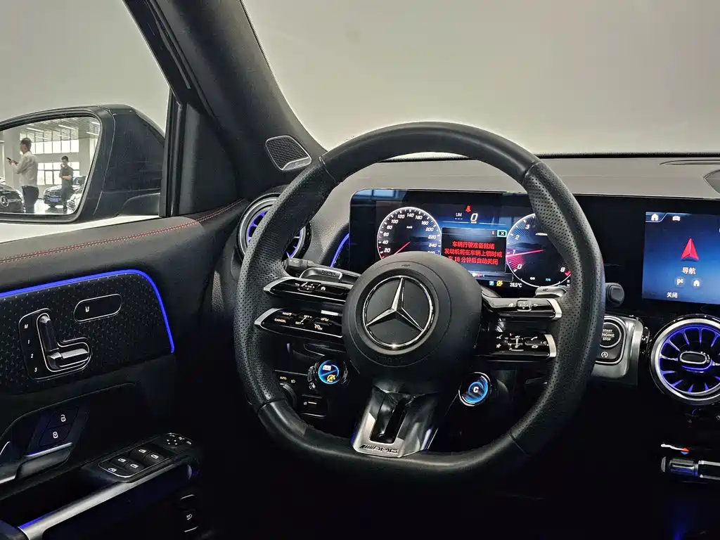 Mercedes-Benz GLB AMG — фото 7