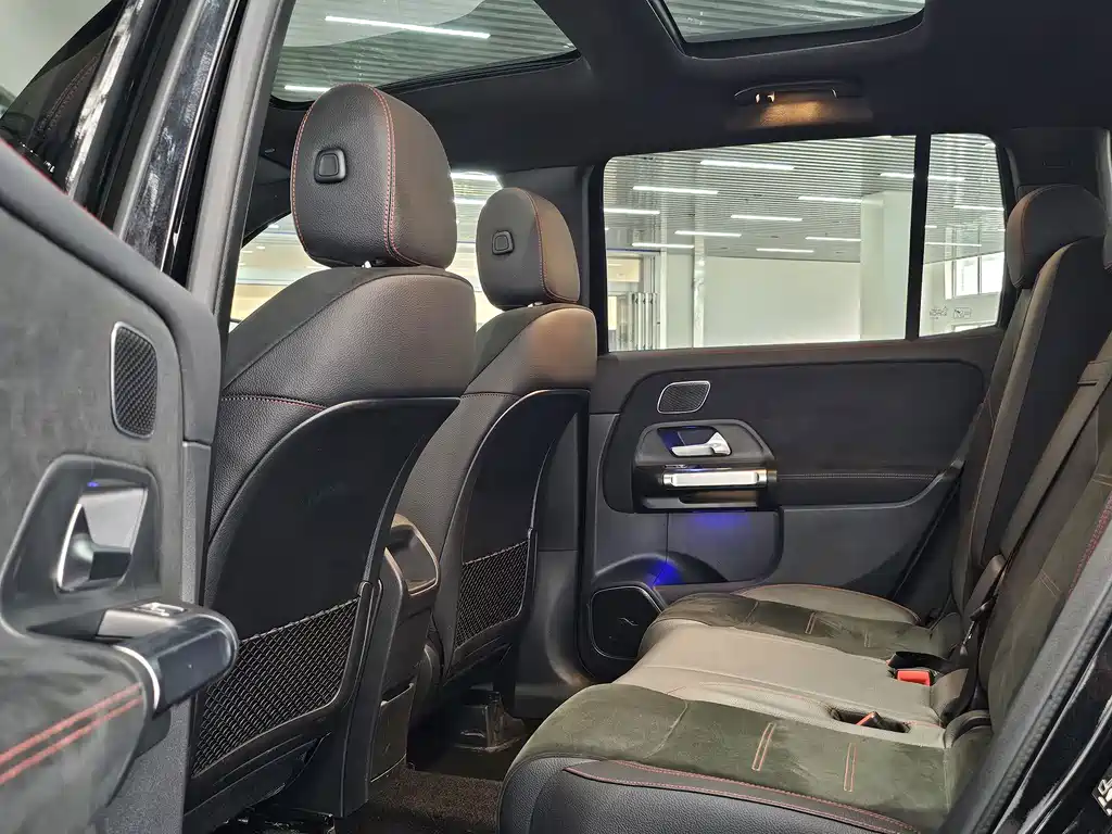 Mercedes-Benz GLB AMG — фото 10