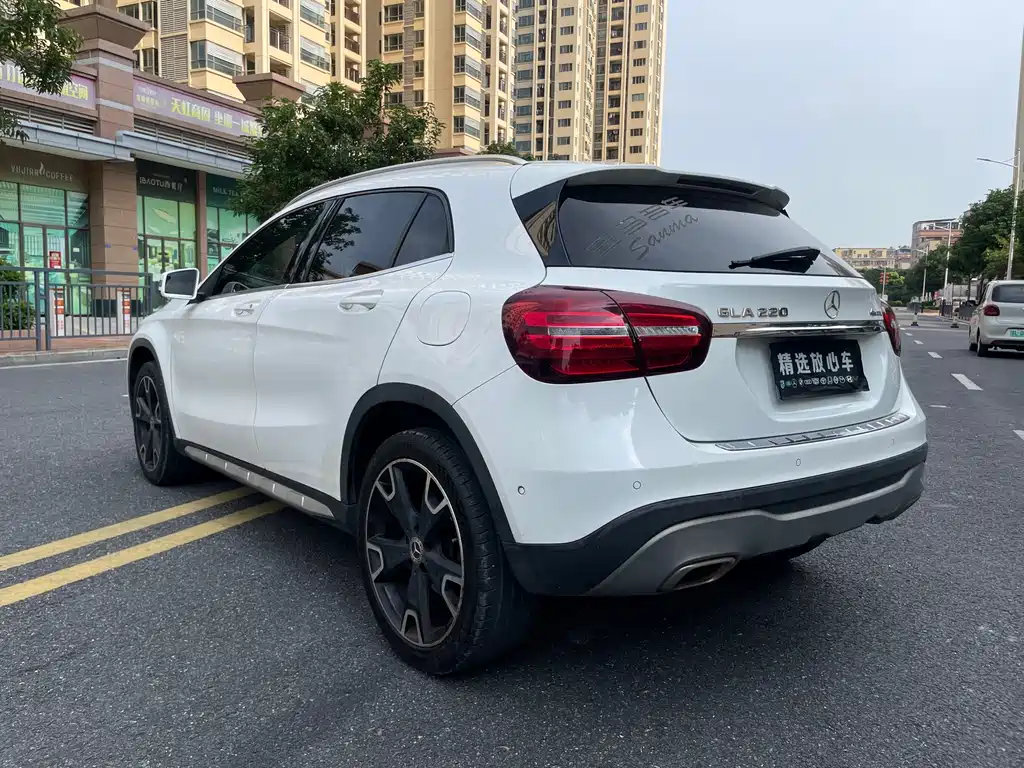 Mercedes-Benz GLA — фото 7