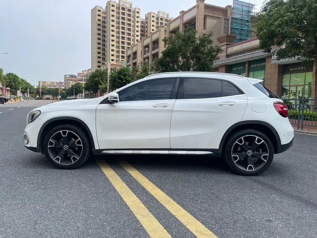Mercedes-Benz GLA — фото 8
