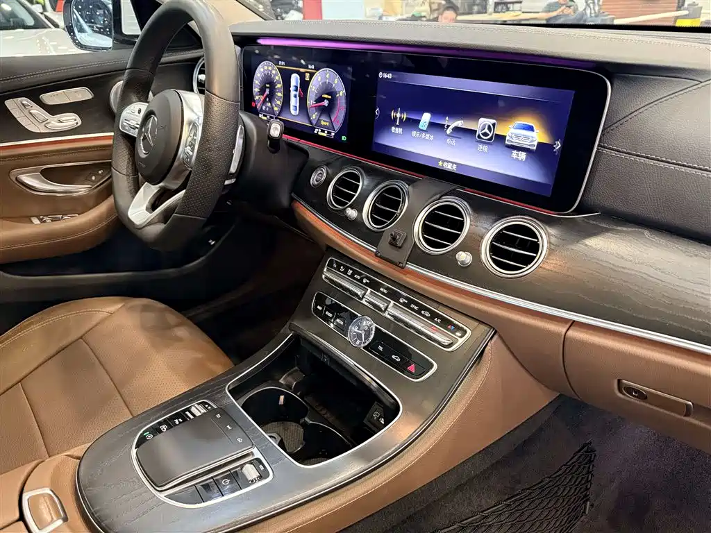 Mercedes-Benz E-Class — фото 19