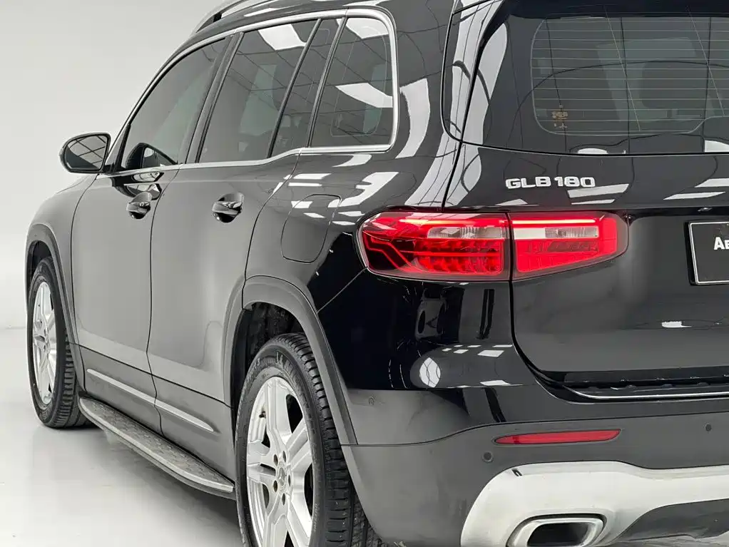 Mercedes-Benz GLB — фото 9