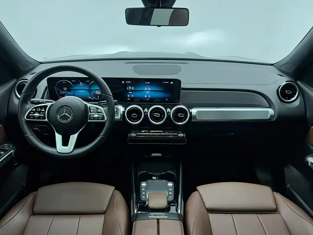 Mercedes-Benz GLB — фото 10