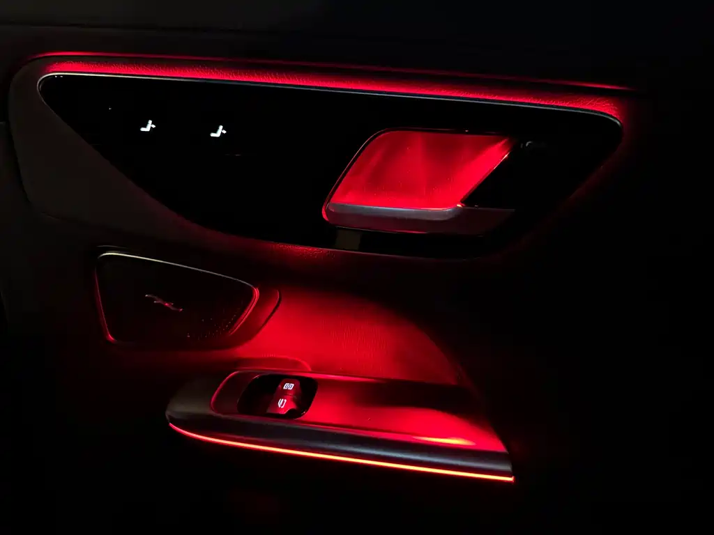 Mercedes-Benz C-Class — фото 17