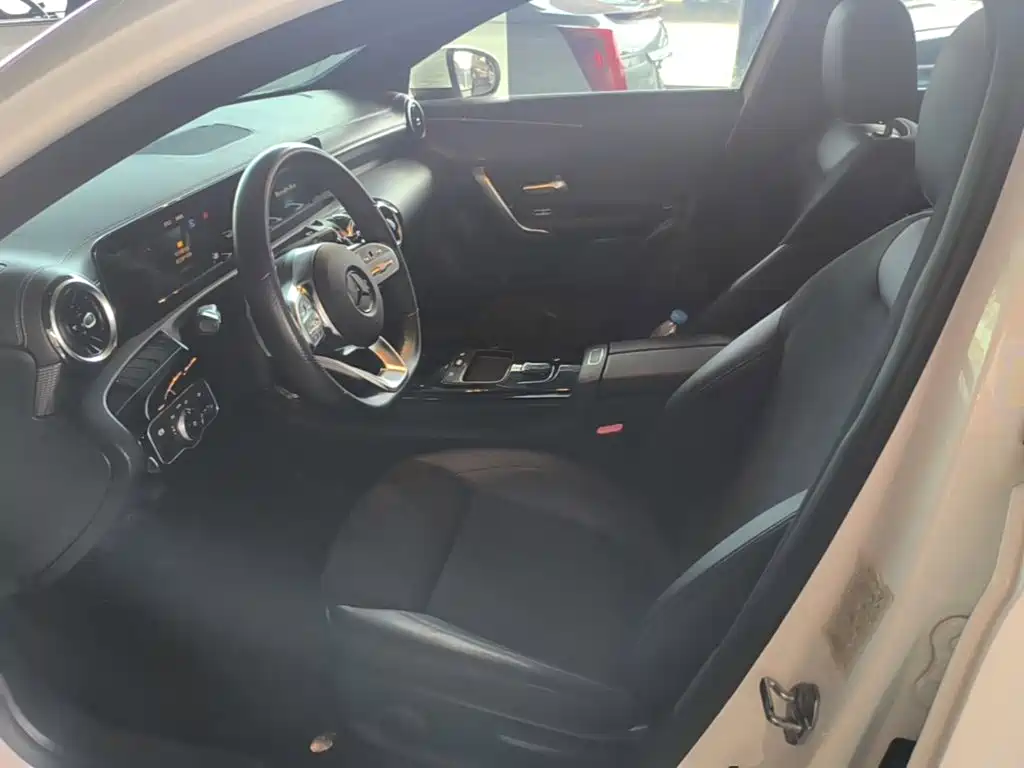 Mercedes-Benz A-Class — фото 15