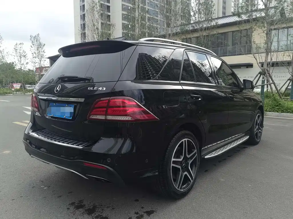 Mercedes-Benz GLE AMG — фото 9