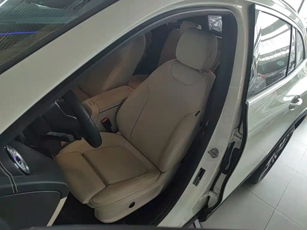Mercedes-Benz GLA — фото 15