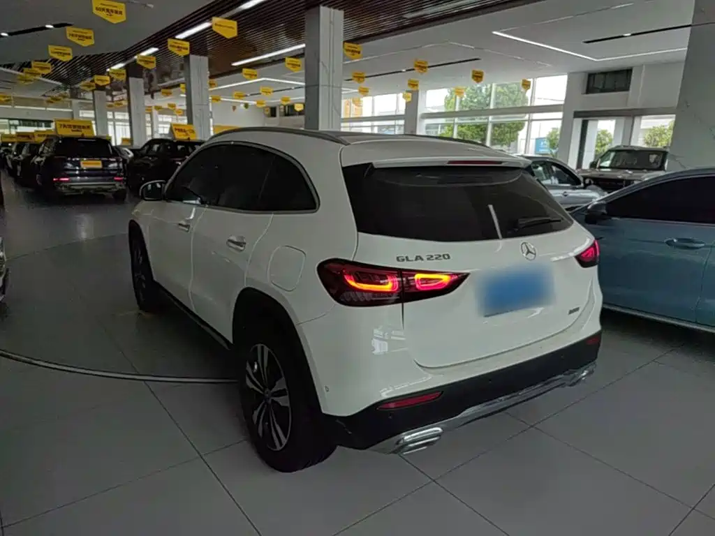 Mercedes-Benz GLA — фото 5