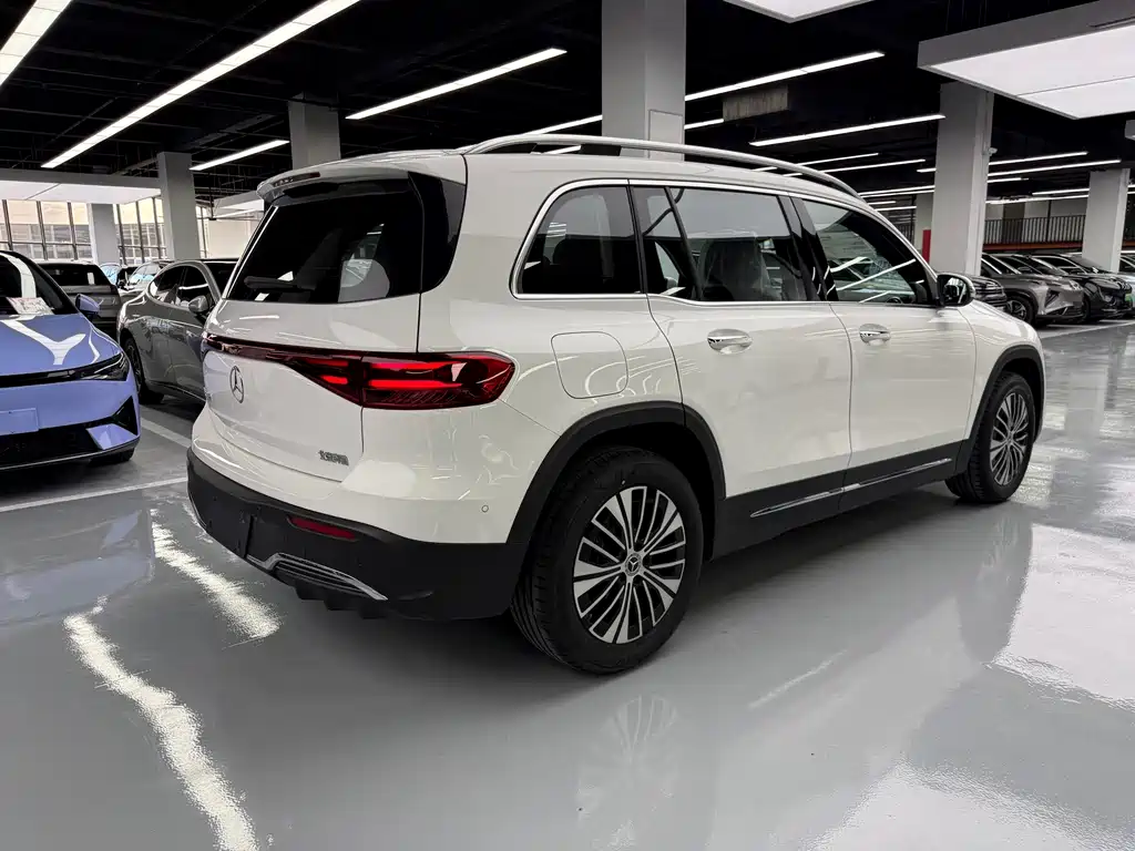 Mercedes-Benz EQB — фото 13