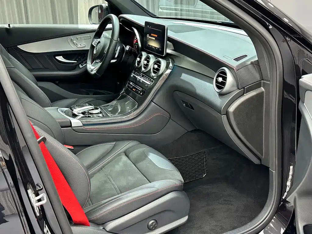 Mercedes-Benz GLC AMG — фото 25