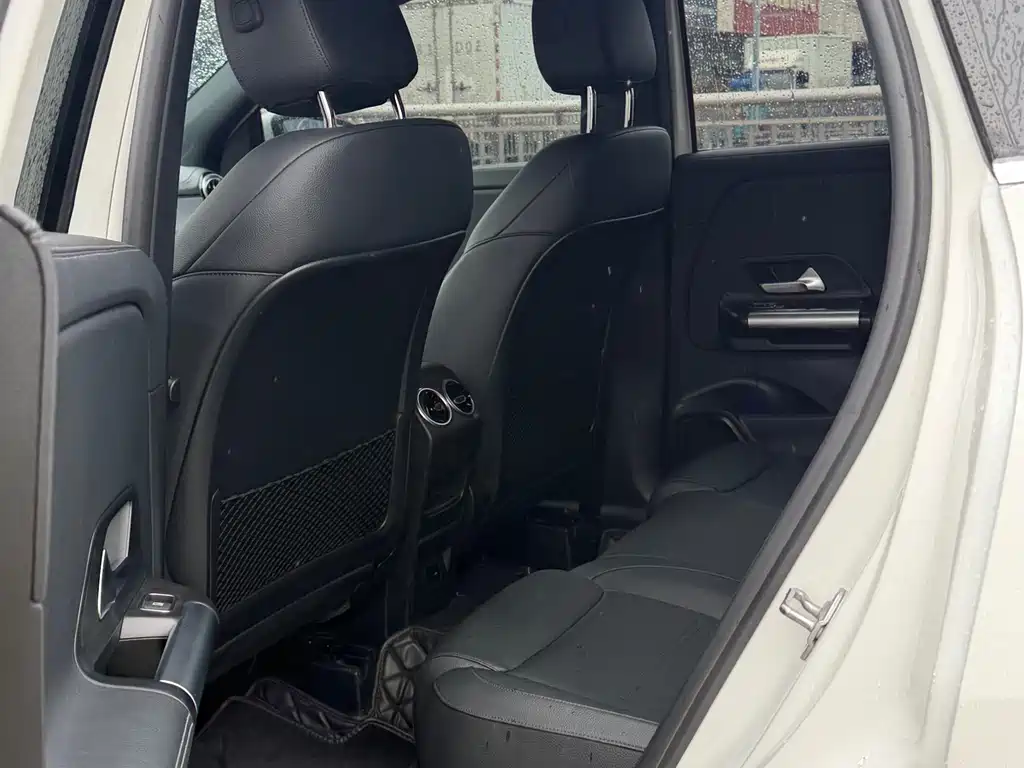 Mercedes-Benz GLA — фото 8
