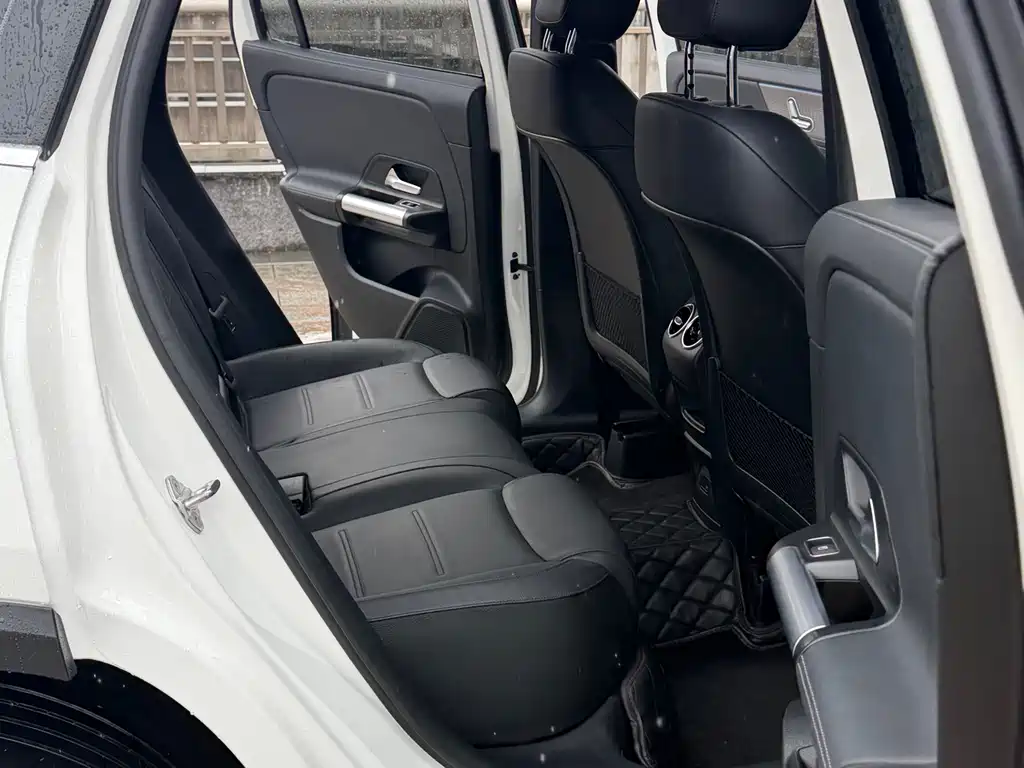 Mercedes-Benz GLA — фото 9