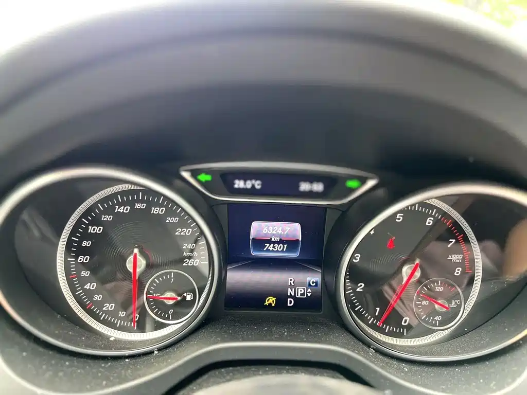 Mercedes-Benz GLA — фото 8