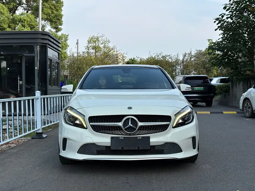 Mercedes-Benz A-Class (Import) — фото 2