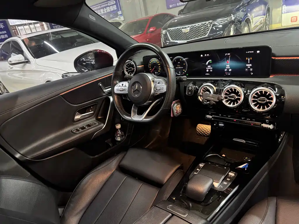 Mercedes-Benz A-Class — фото 14