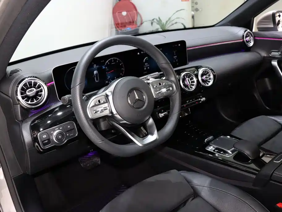 Mercedes-Benz A-Class — фото 10