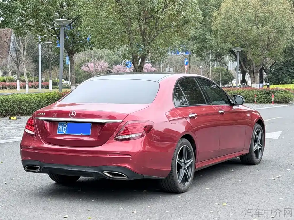 Mercedes-Benz E-Class (Import) — фото 6