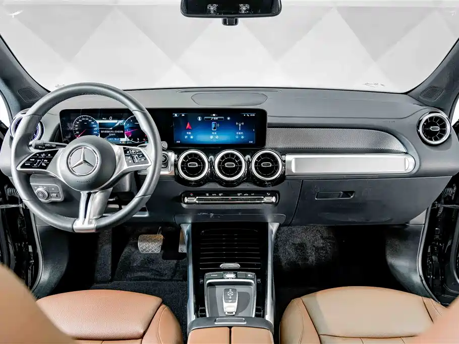 Mercedes-Benz GLB — фото 10