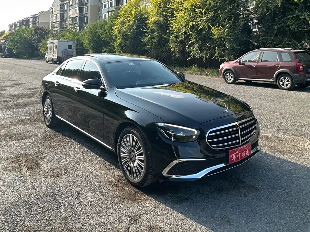 Mercedes-Benz E-Class — фото 17