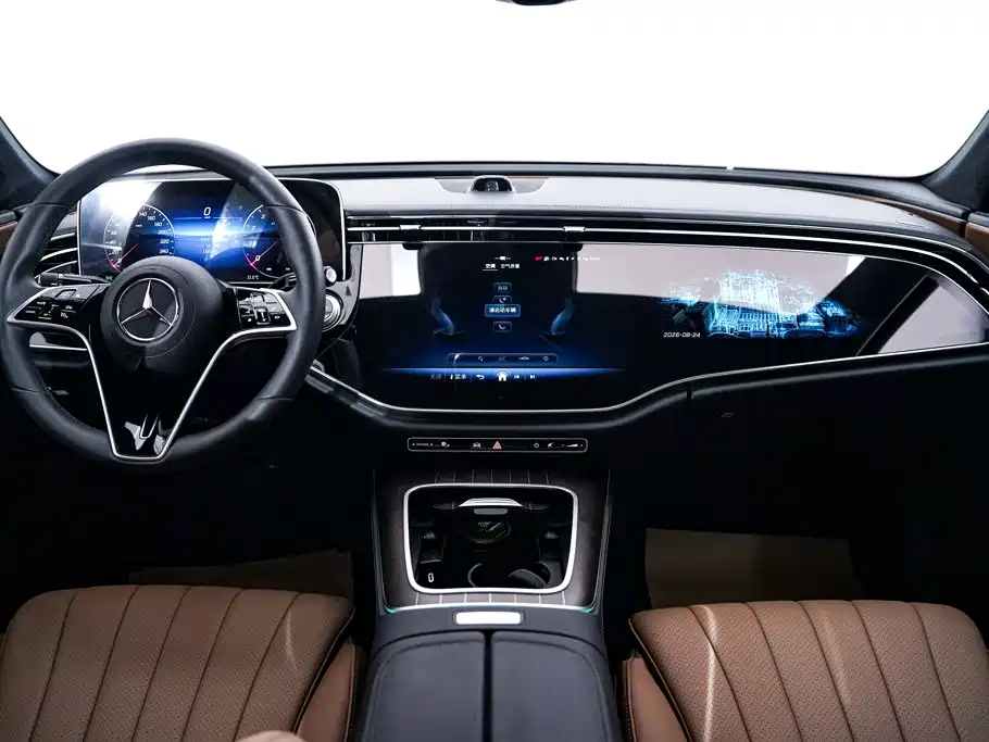 Mercedes-Benz E-Class — фото 14