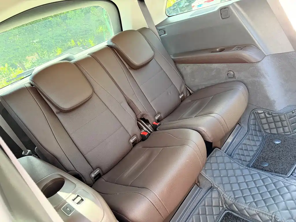 Mercedes-Benz GLS — фото 9