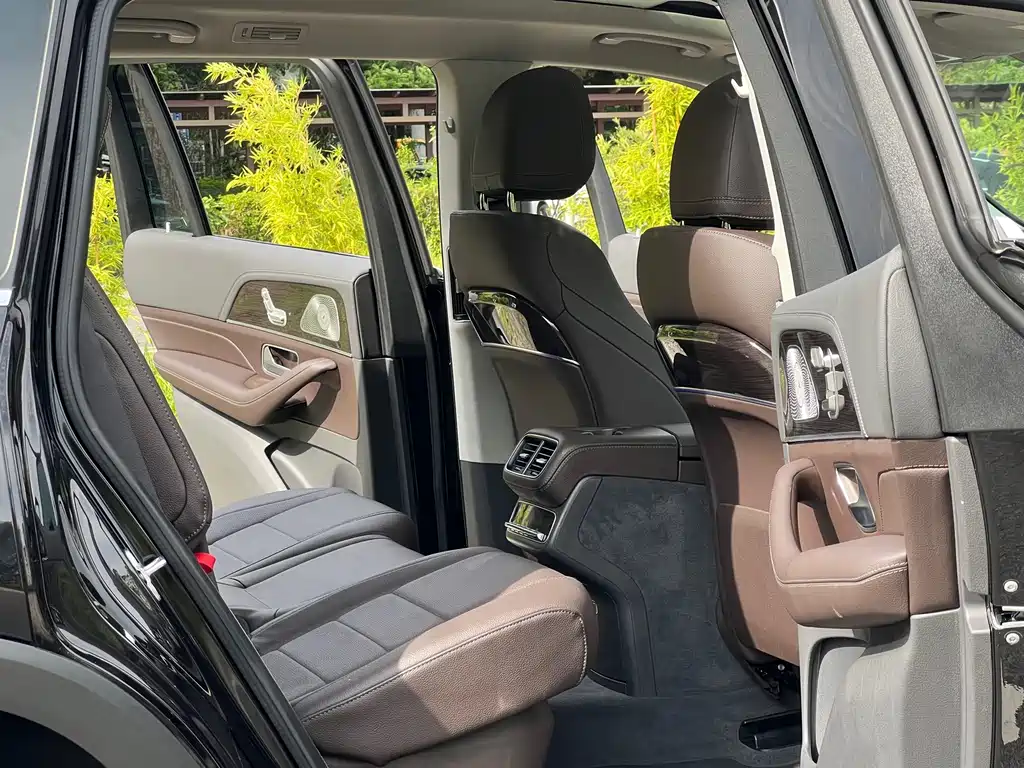 Mercedes-Benz GLS — фото 13