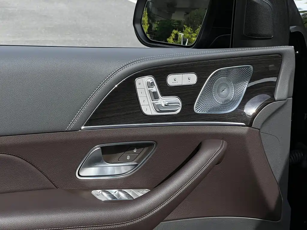 Mercedes-Benz GLS — фото 14
