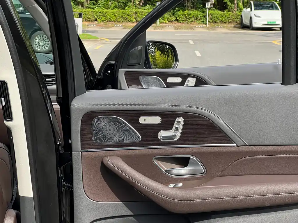 Mercedes-Benz GLS — фото 20