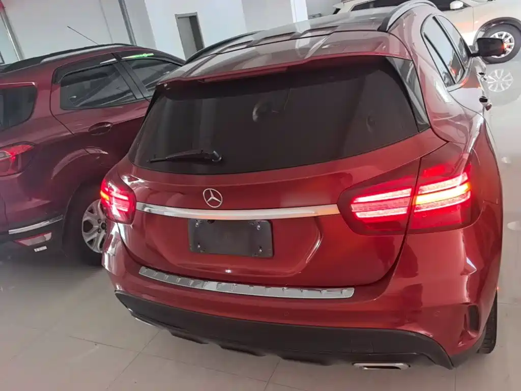 Mercedes-Benz GLA — фото 6