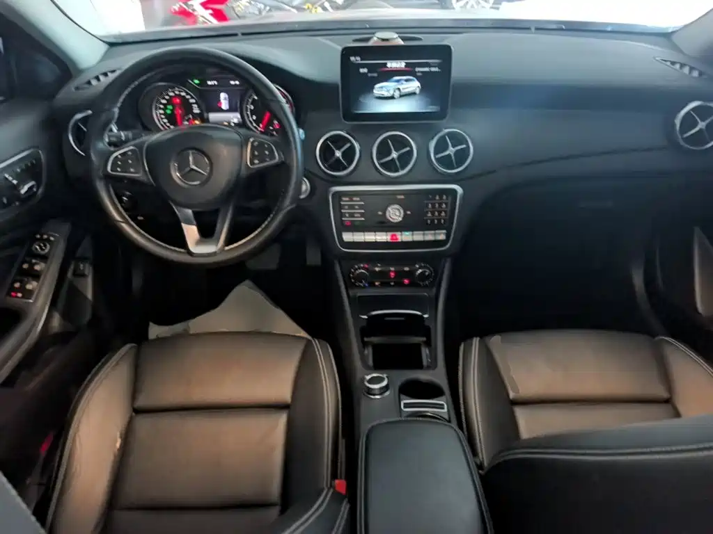 Mercedes-Benz GLA — фото 10