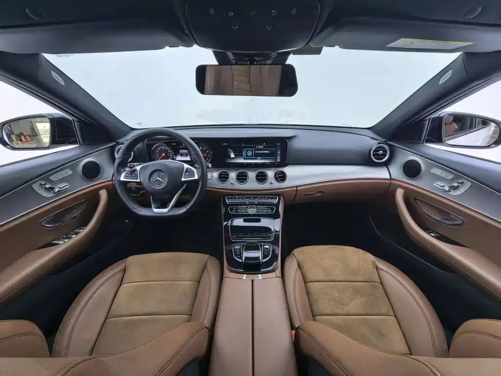 Mercedes-Benz E-Class — фото 10