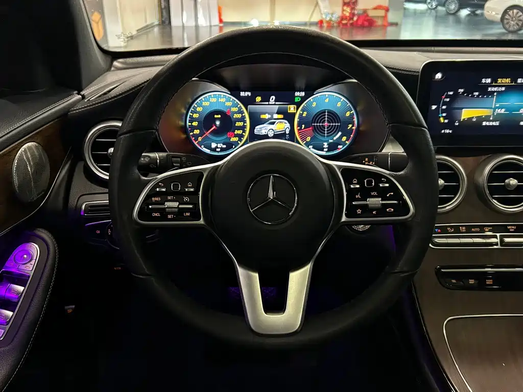 Mercedes-Benz GLC — фото 10