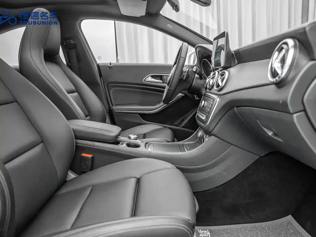 Mercedes-Benz CLA (Import) — фото 14