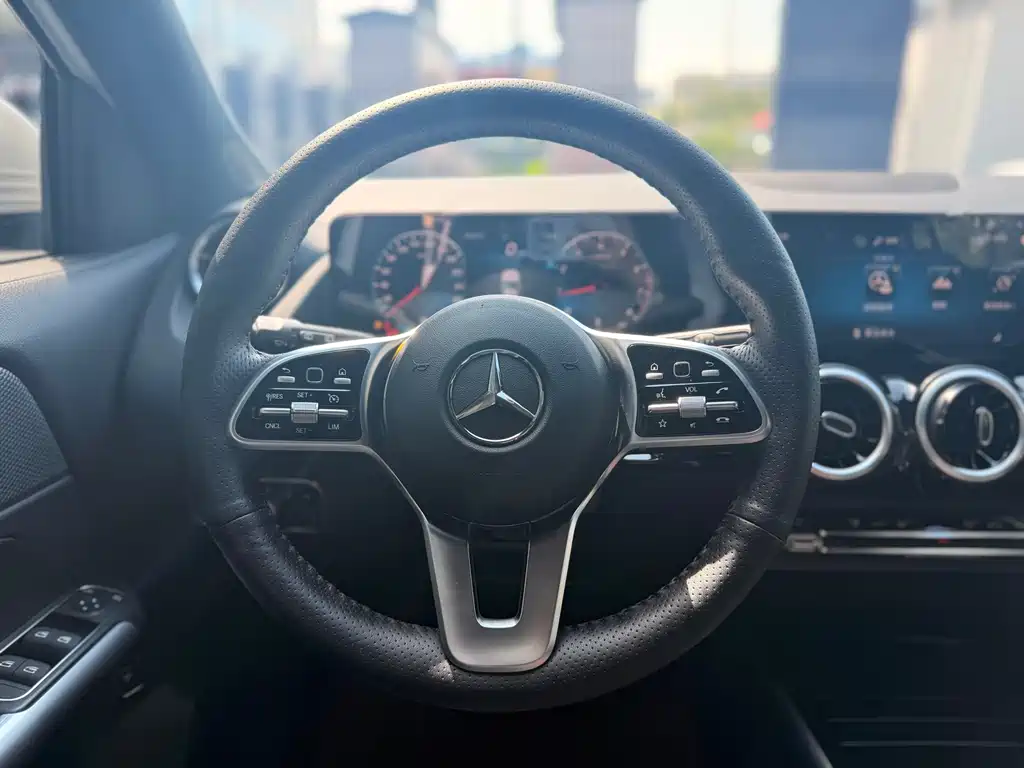 Mercedes-Benz GLA — фото 18