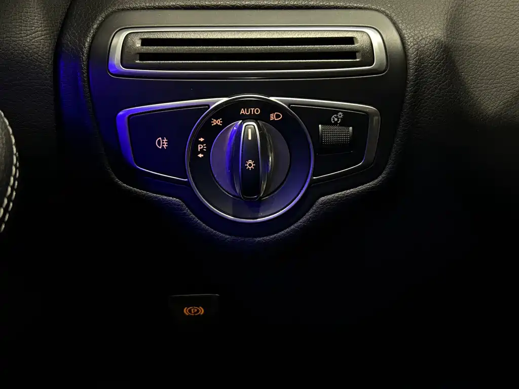 Mercedes-Benz C-Class — фото 18