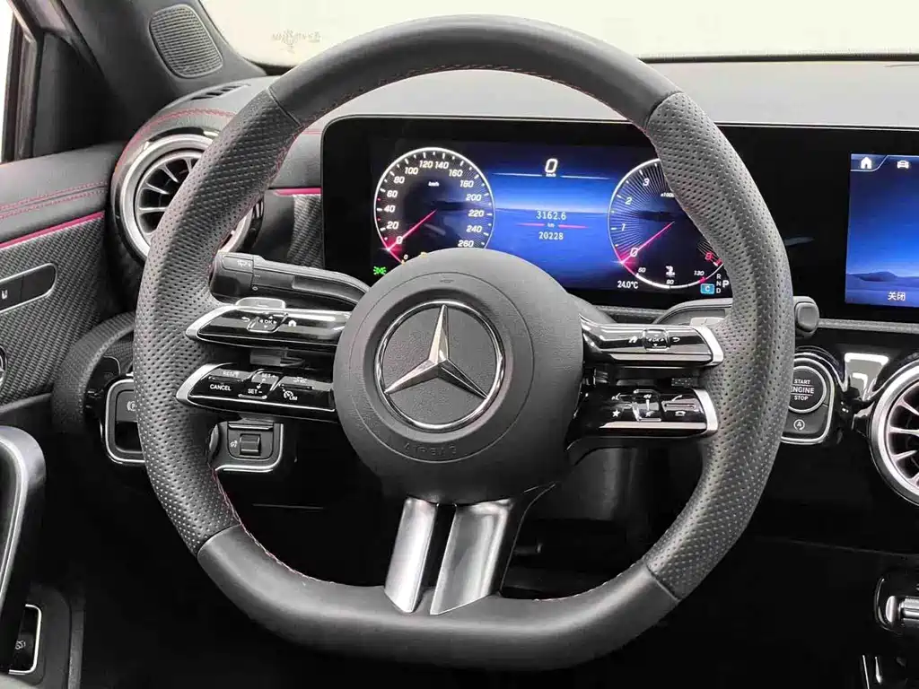Mercedes-Benz A-Class — фото 22