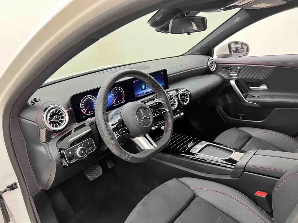 Mercedes-Benz A-Class — фото 10