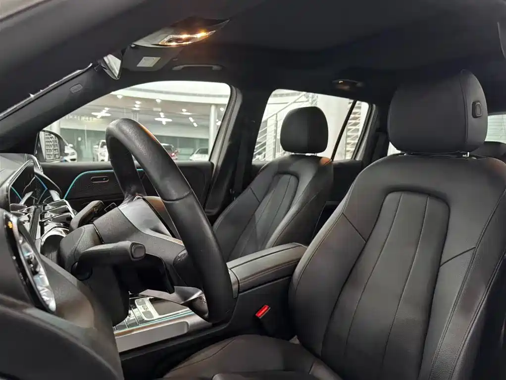 Mercedes-Benz GLB — фото 9