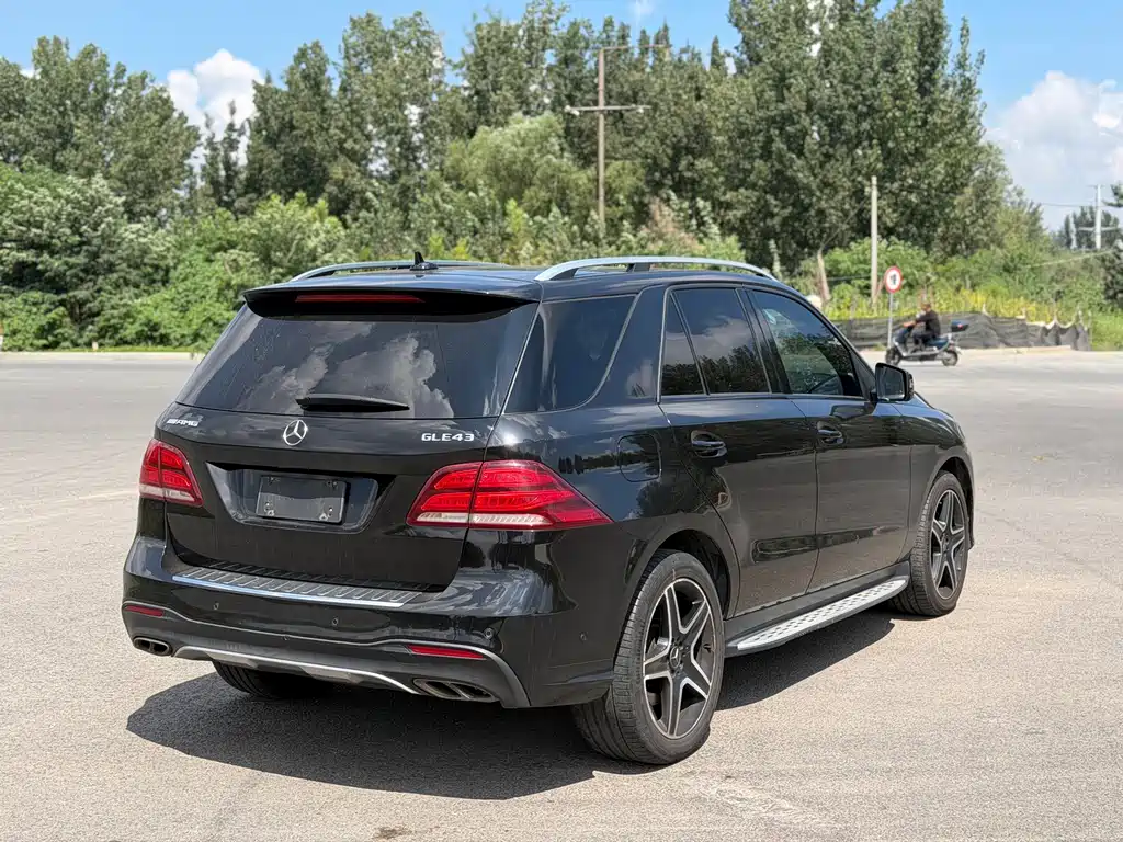 Mercedes-Benz GLE AMG — фото 6