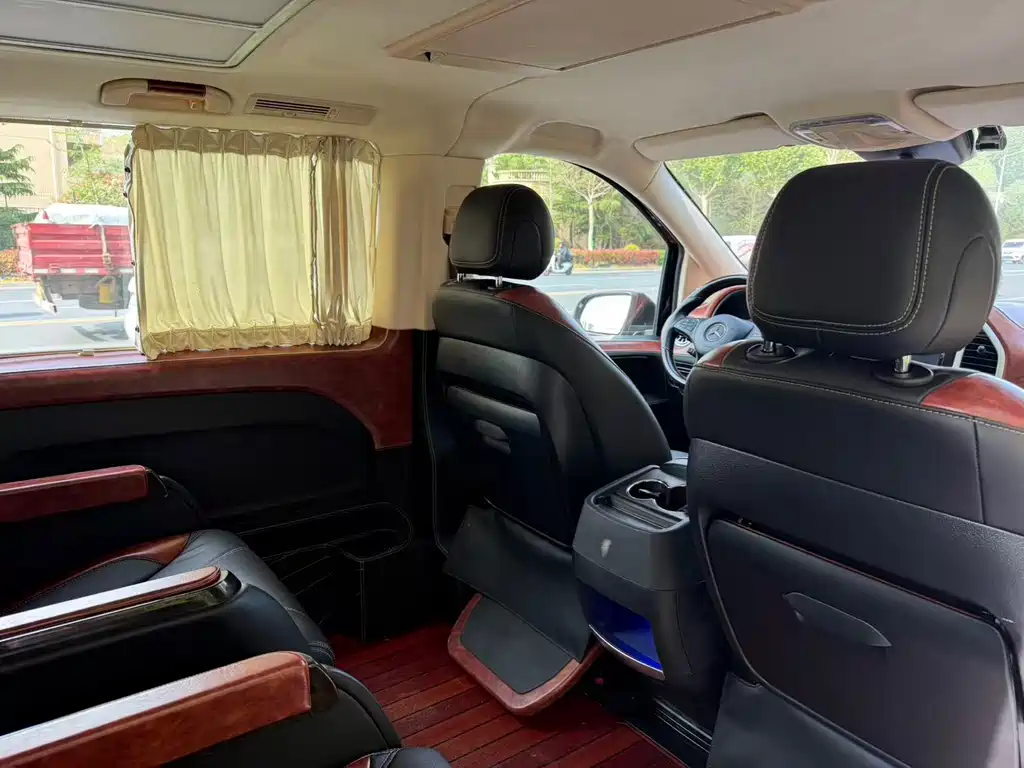 Mercedes-Benz Vito — фото 10