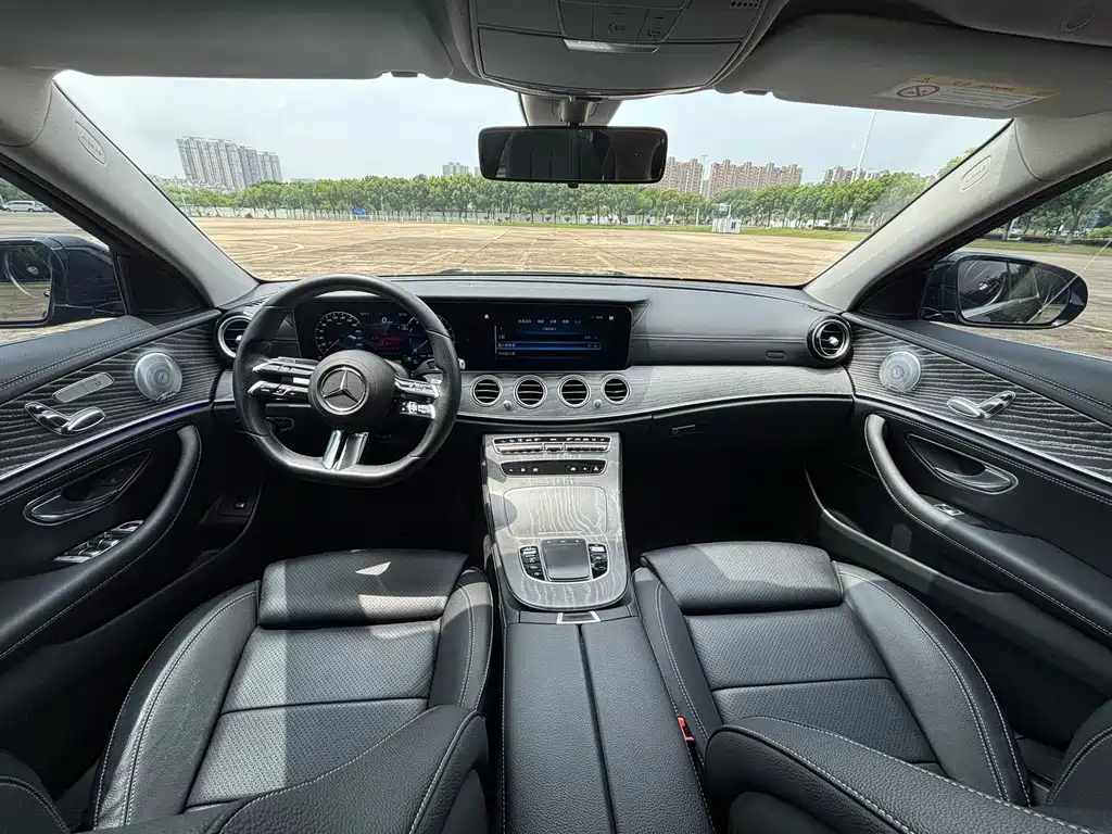 Mercedes-Benz E-Class — фото 10
