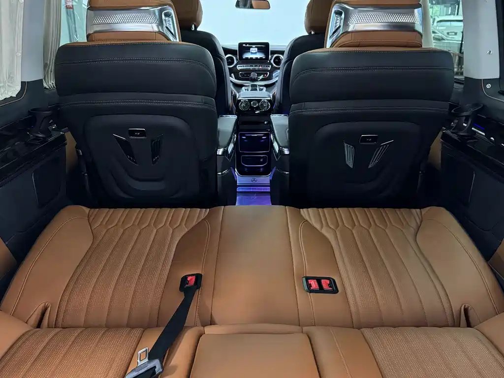 Mercedes-Benz V-Class — фото 14