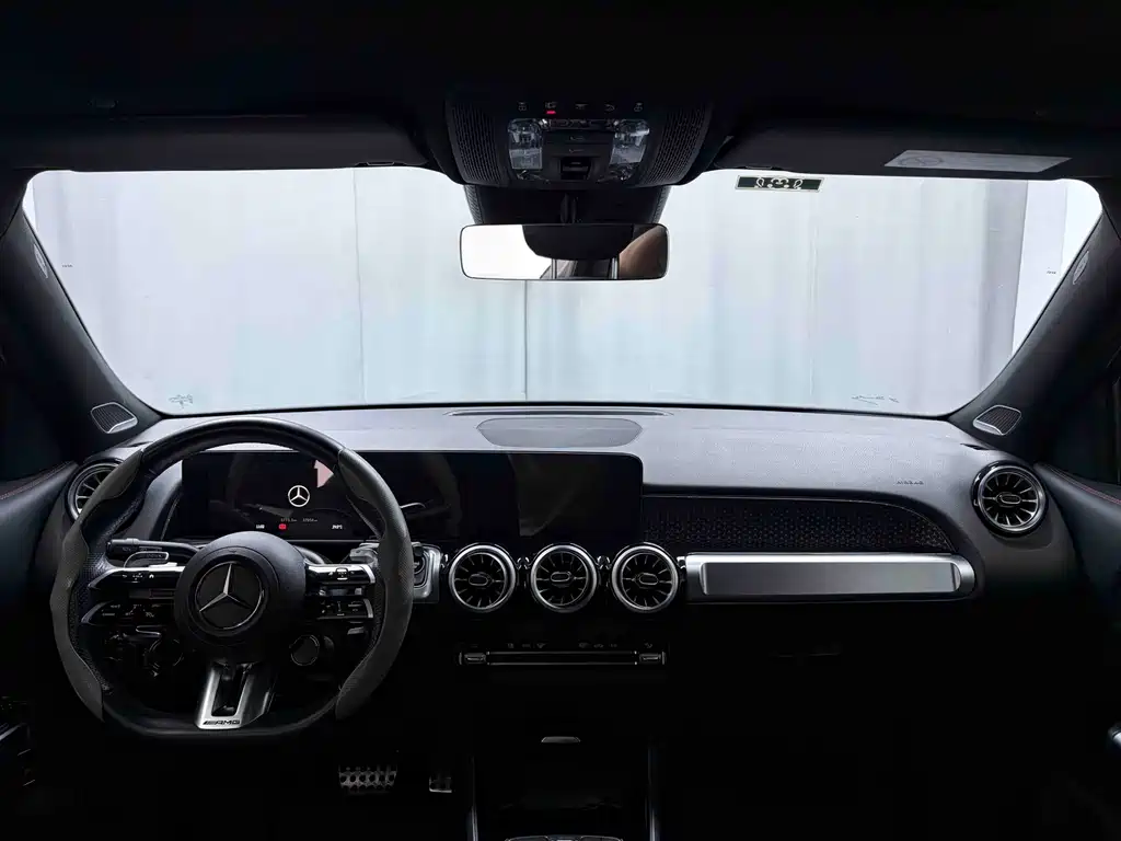 Mercedes-Benz GLB AMG — фото 6