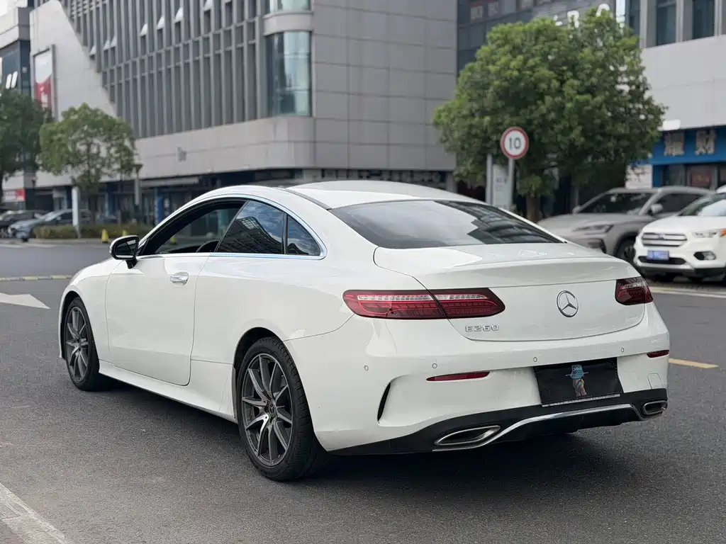 Mercedes-Benz E-Class (Import) — фото 11